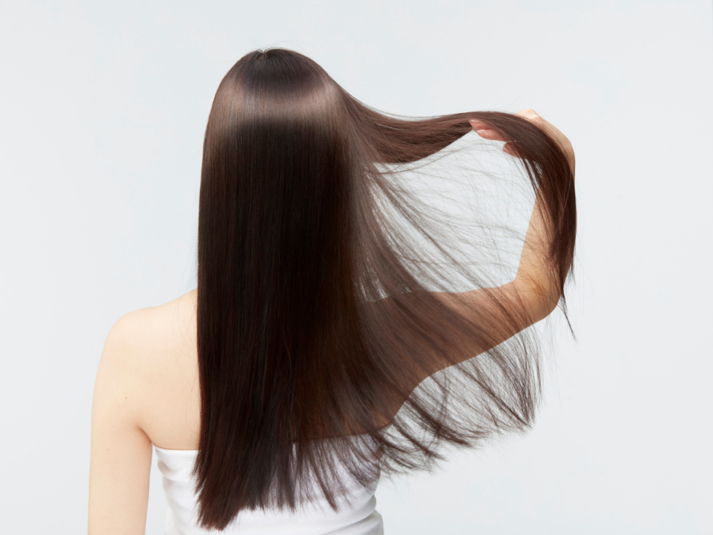 Caída del cabello en otoño: causas, señales y soluciones clínicas en Uve Gara 3 caida pelo uvegara