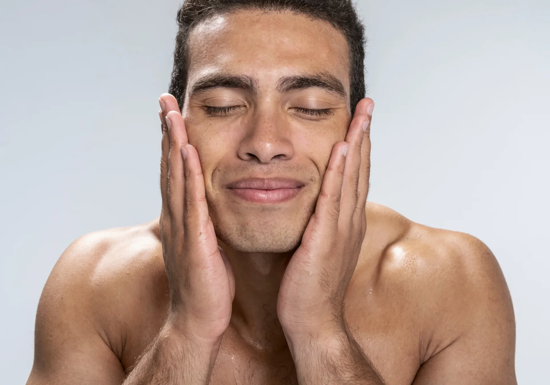 Eliminación con el tratamiento para las manchas de la cara Paciente tras el tratamiento para las manchas de la cara